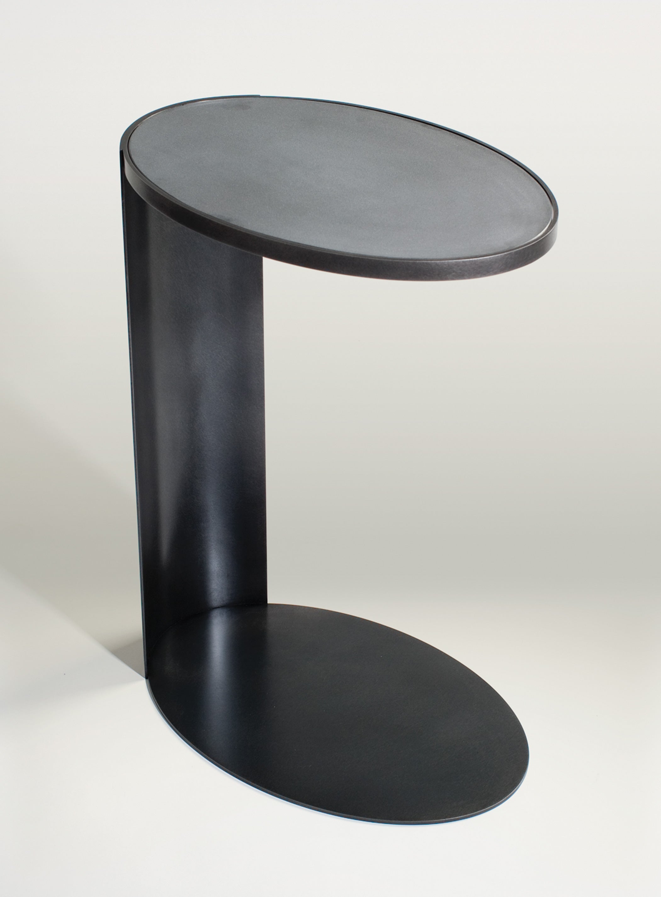 Ovale Side Table