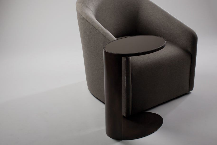 Ovale Side Table