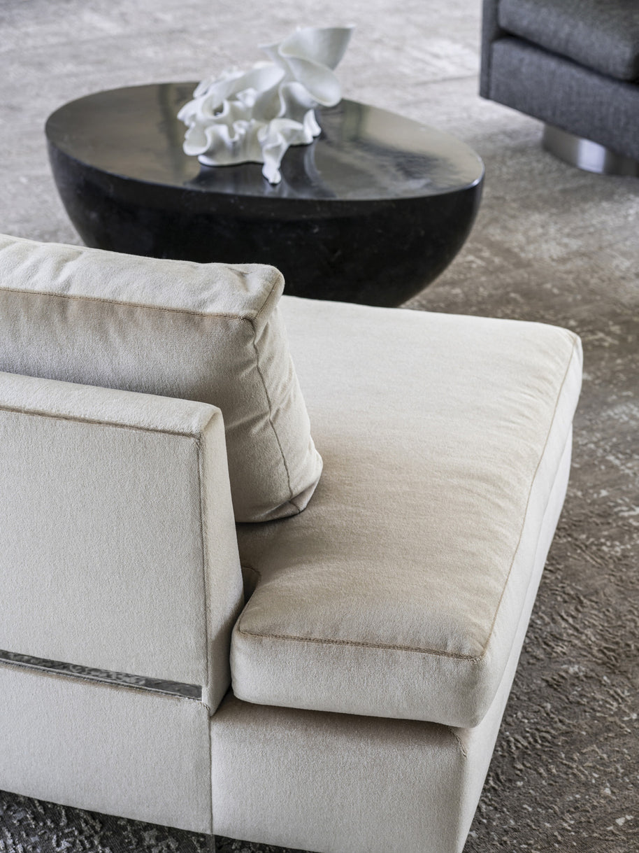 Uovo Table