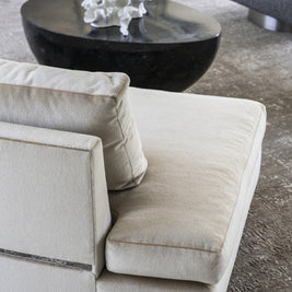 Uovo Table